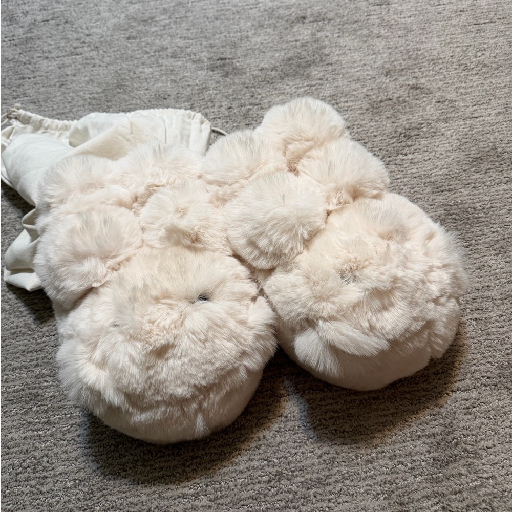 NWT SKIMS Teddy Bear Slippers - Picture 3 of 7